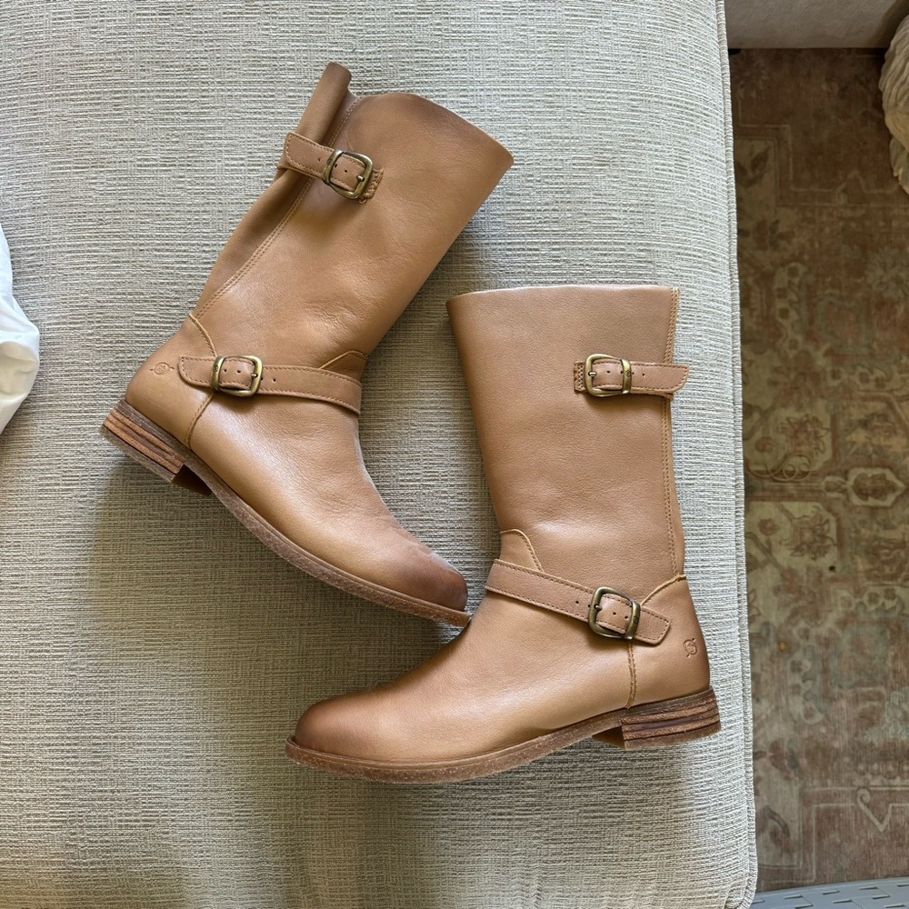 Born Tan Leather Boots